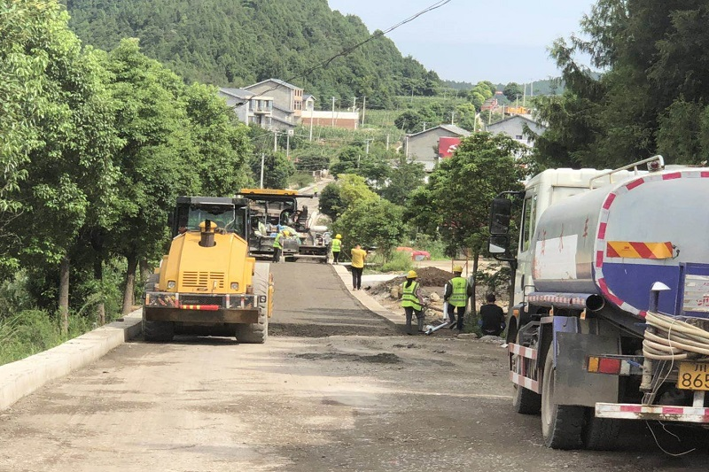 路橋集團(tuán)搶晴天、戰(zhàn)雨天、斗夜間  全力以赴推進(jìn)國道347項(xiàng)目建設(shè)